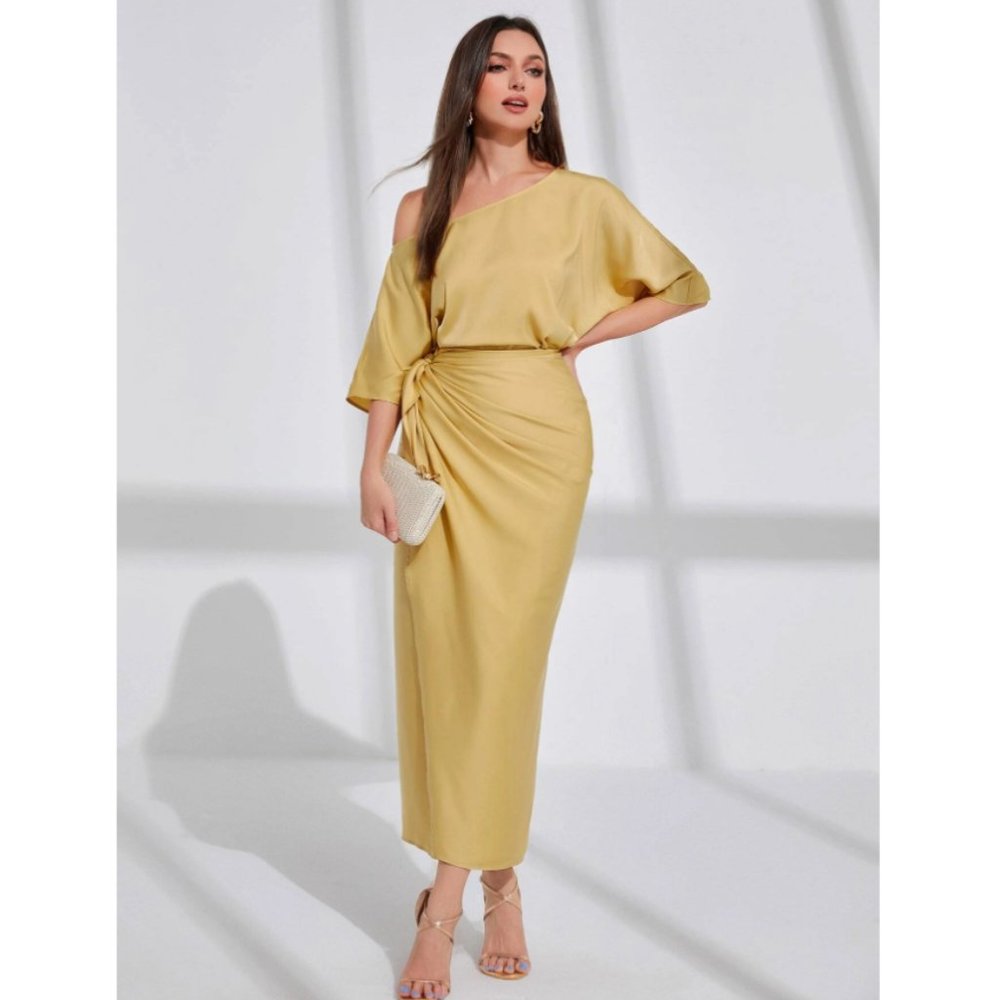 SHEIN Asymmetrical Neck Batwing Sleeve Wrap Hem Satin Dress in Yellow Size L